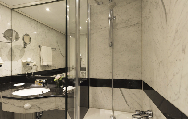 Maritim Hotel proArte Badezimmer
