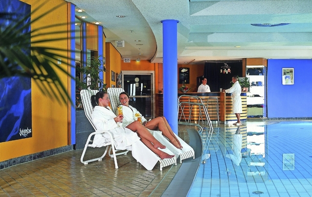 Schwimmbad im Maritim Hotel Frankfurt