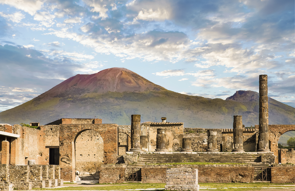 Pompeji mit dem Vesuv im Hintergrund